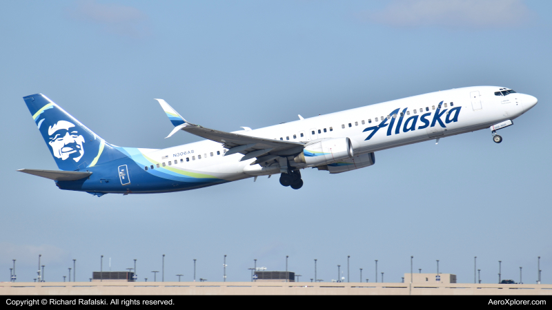 Photo of N306AS - Alaska Airlines Boeing 737-900 at PHX on AeroXplorer Aviation Database