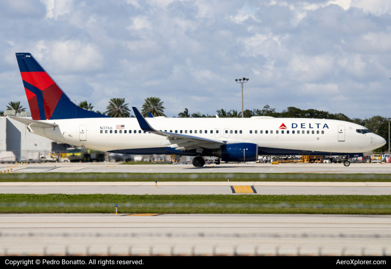 Photo of N3766 - Delta Airlines Boeing 737-800 at FLL on AeroXplorer Aviation Database
