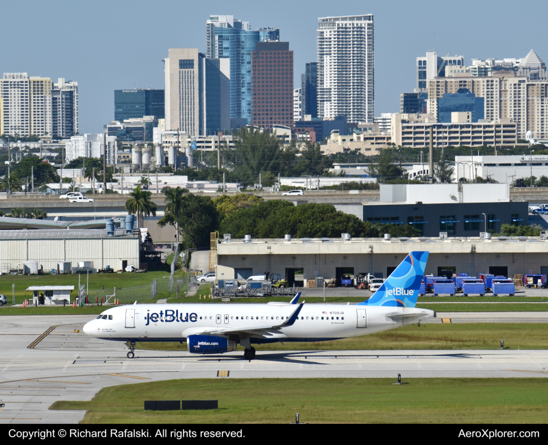 Photo of N709JB - JetBlue Airways Airbus A320 at FLL on AeroXplorer Aviation Database