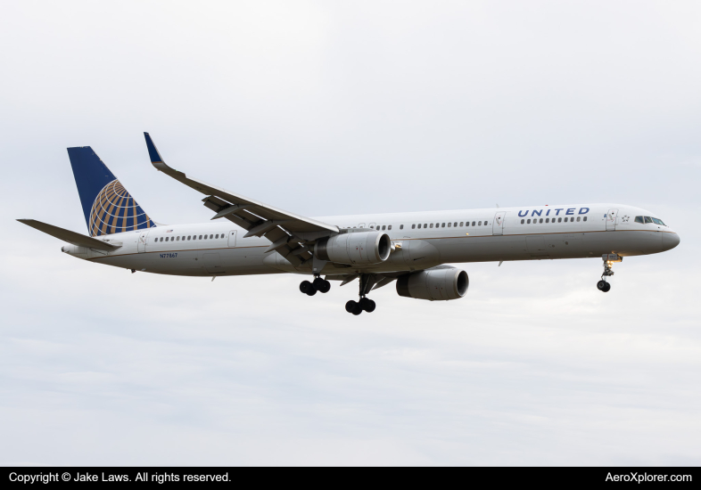 Photo of N77867 - United Airlines Boeing 757-300 at DCA on AeroXplorer Aviation Database