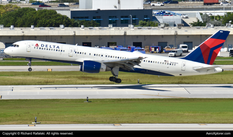 Photo of N684DA - Delta Airlines Boeing 757-200 at FLL on AeroXplorer Aviation Database