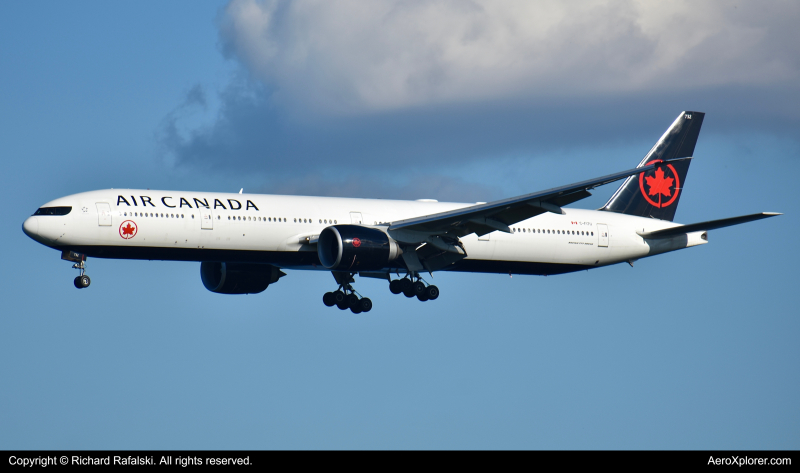 Photo of C-FITU - Air Canada Boeing 777-300ER at MCO on AeroXplorer Aviation Database