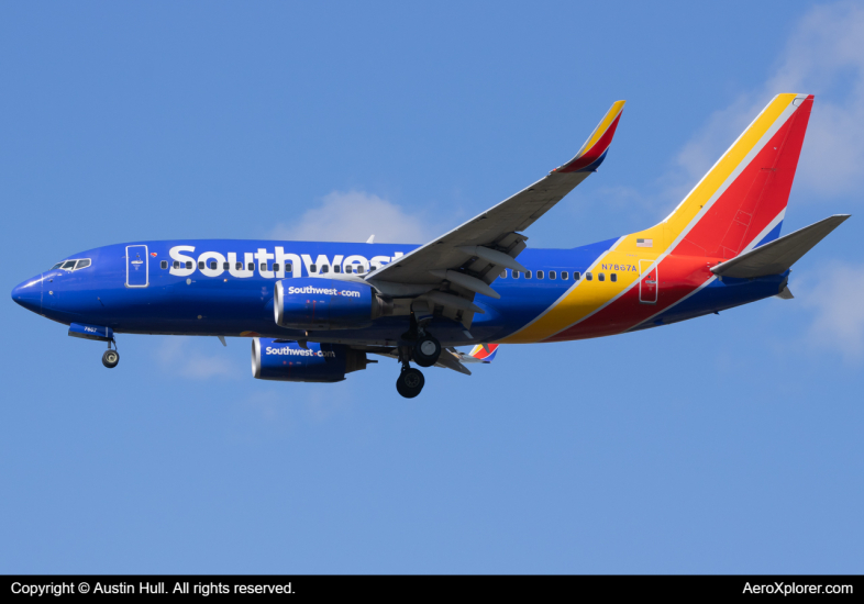 Photo of N7867A - Southwest Airlines Boeing 737-700 at PIT on AeroXplorer Aviation Database