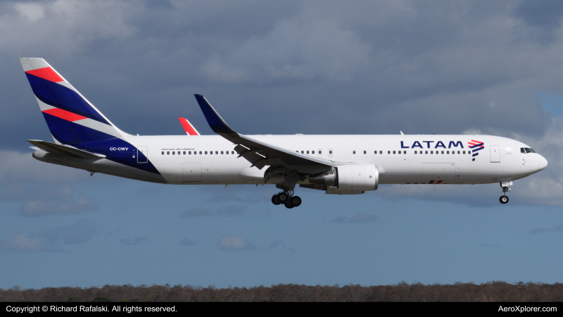 Photo of CC-CWV - LATAM Boeing 767-300ER at MCO on AeroXplorer Aviation Database