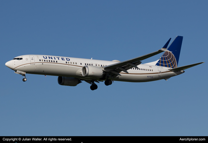Photo of N37508 - United Airlines Boeing 737 MAX 9 at LAX on AeroXplorer Aviation Database