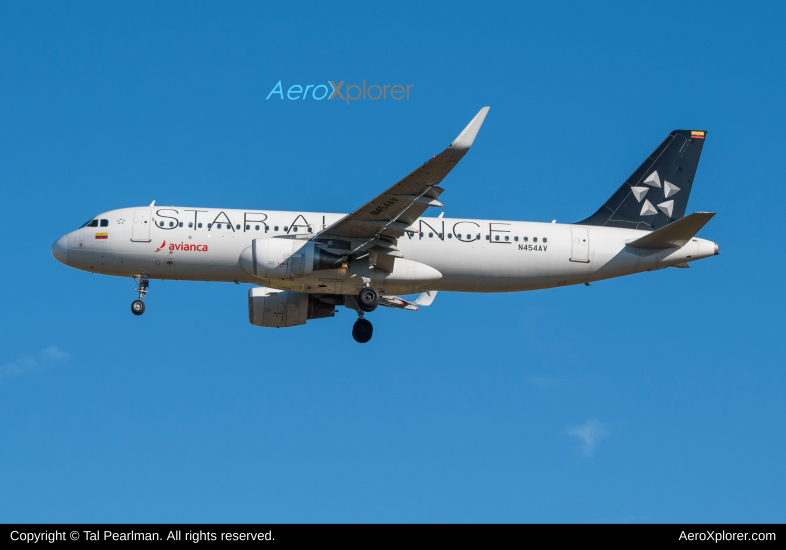 Photo of N454AV - Avianca Airbus A320 at IAD on AeroXplorer Aviation Database