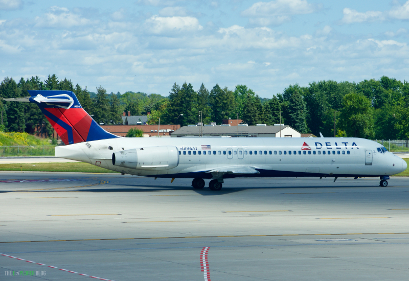Photo of N896AT - Delta Airlines Boeing 717-200 at MSP on AeroXplorer Aviation Database