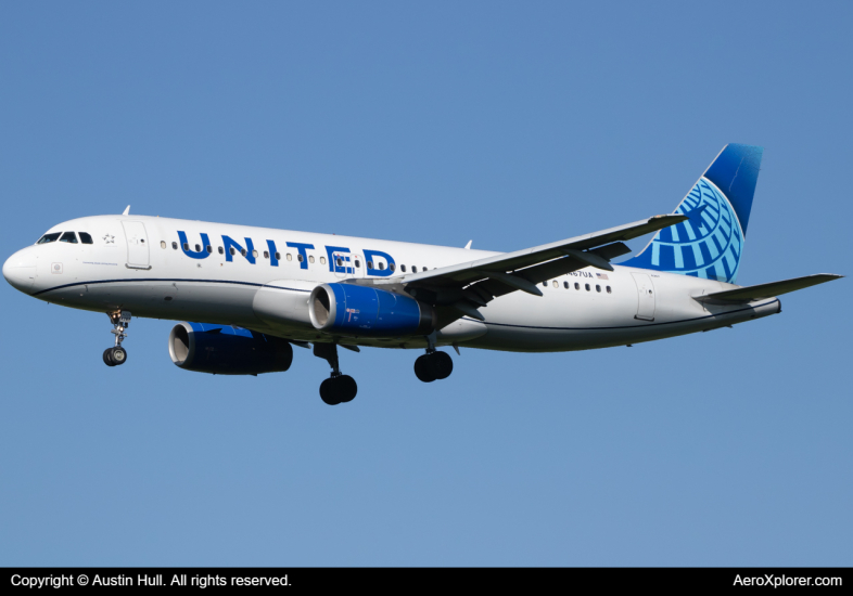 Photo of N467UA - United Airlines Airbus A320 at PIT on AeroXplorer Aviation Database