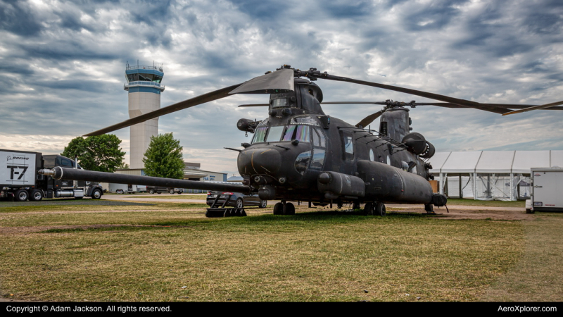 Photo of 04-03750 - USA - United States Army Boeing MH-47G Chinook at OSH on AeroXplorer Aviation Database