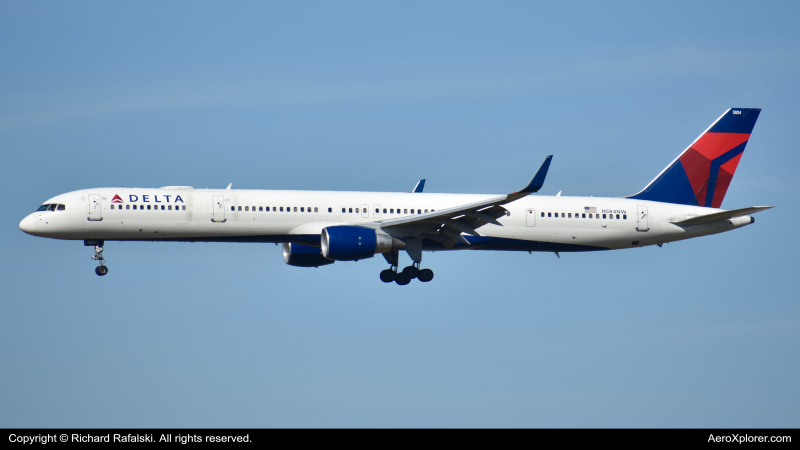 Photo of N584NW - Delta Air Lines Boeing 757-300 at ATL on AeroXplorer Aviation Database