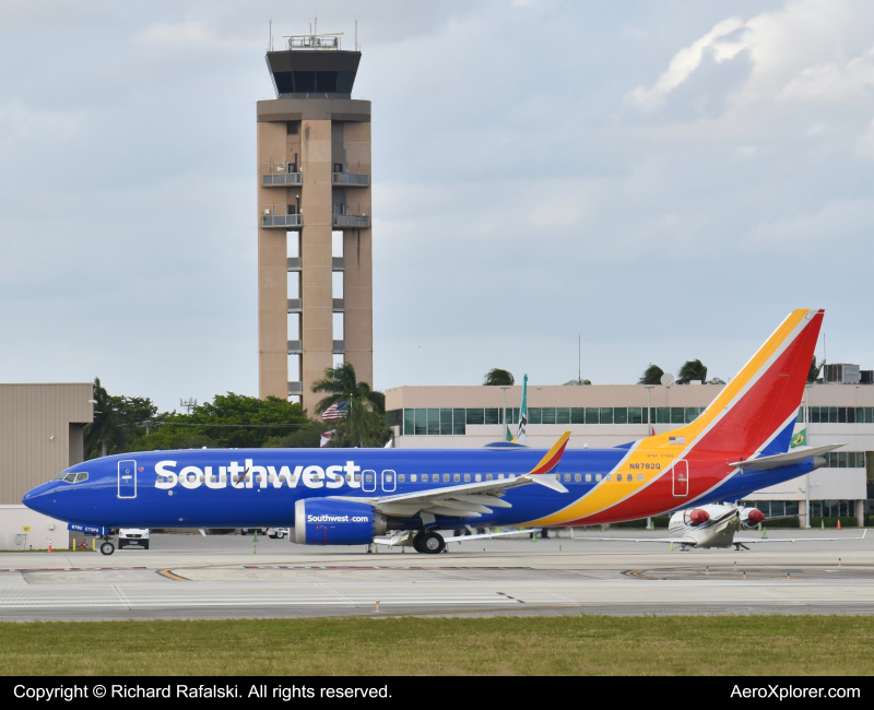 Photo of N8782Q - Southwest Airlines Boeing 737 MAX 8 at FLL on AeroXplorer Aviation Database