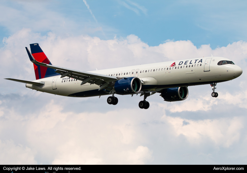 Photo of N582DN - Delta Airlines Airbus A321NEO at DCA on AeroXplorer Aviation Database