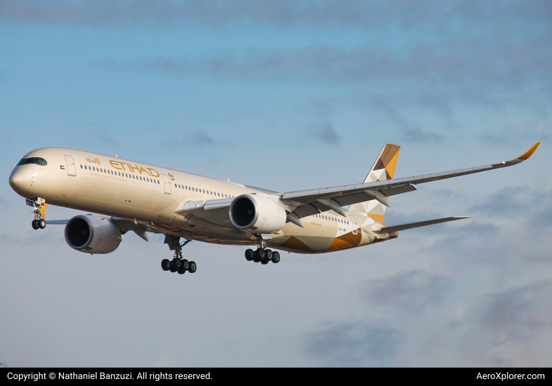 Photo of A6-XWE - Etihad Airways Airbus A350-1000 at YYZ on AeroXplorer Aviation Database