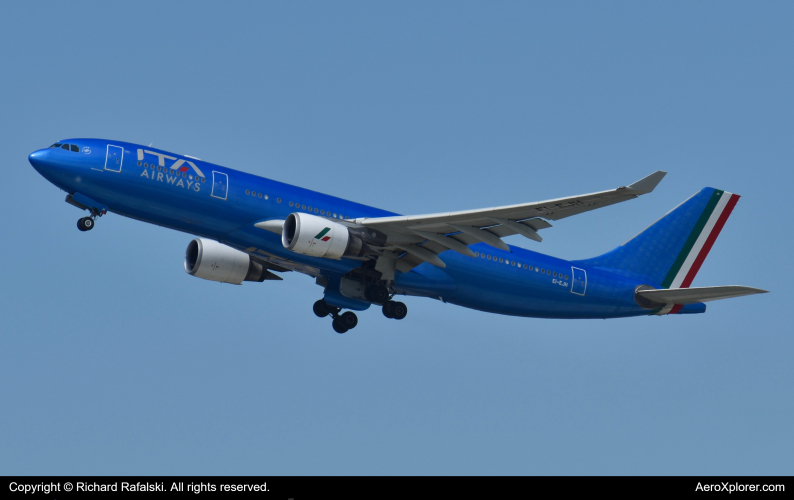 Photo of EI-EJH - ITA Airways Airbus A330-200 at ORD on AeroXplorer Aviation Database