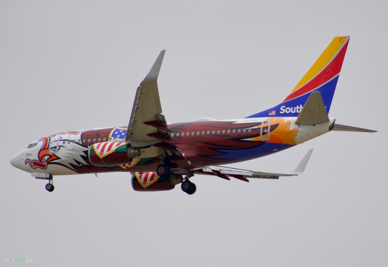 Photo of N918WN - Southwest Airlines Boeing 737-700 at DEN on AeroXplorer Aviation Database
