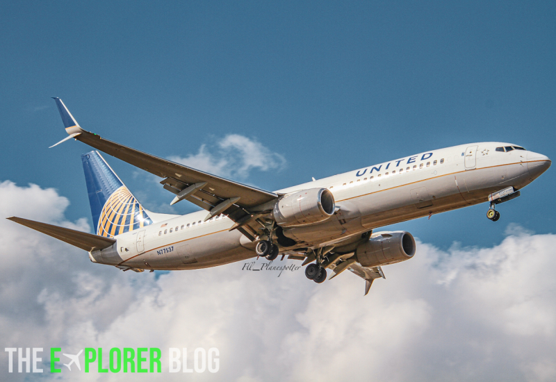 Photo of N77537 - United Airlines Boeing 737-800 at FLL on AeroXplorer Aviation Database