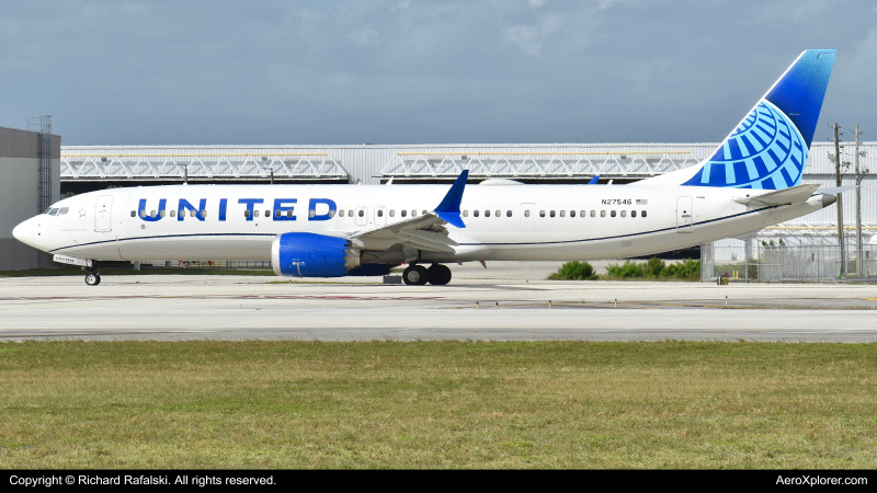 Photo of N27546 - United Airlines Boeing 737 MAX 9 at FLL on AeroXplorer Aviation Database