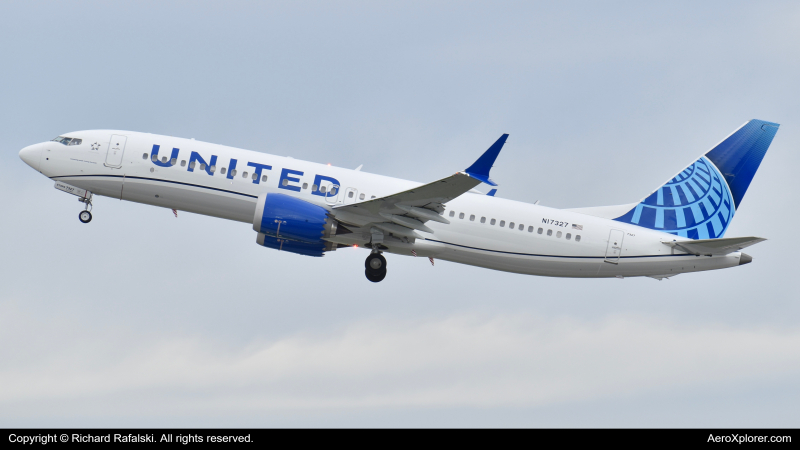 Photo of N17327 - United Airlines Boeing 737 MAX 8 at FLL on AeroXplorer Aviation Database