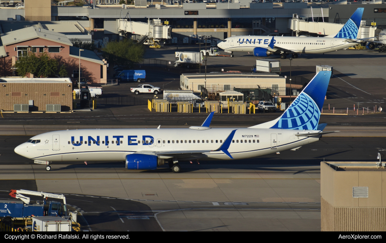 Photo of N17229 - United Airlines Boeing 737-800 at PHX on AeroXplorer Aviation Database