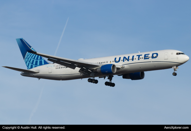 Photo of N666UA - United Airlines Boeing 767-300ER at IAD on AeroXplorer Aviation Database