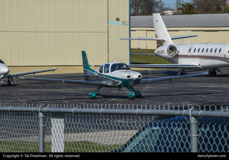 Photo of N469GR - PRIVATE Cirrus SR-22 at GAI on AeroXplorer Aviation Database
