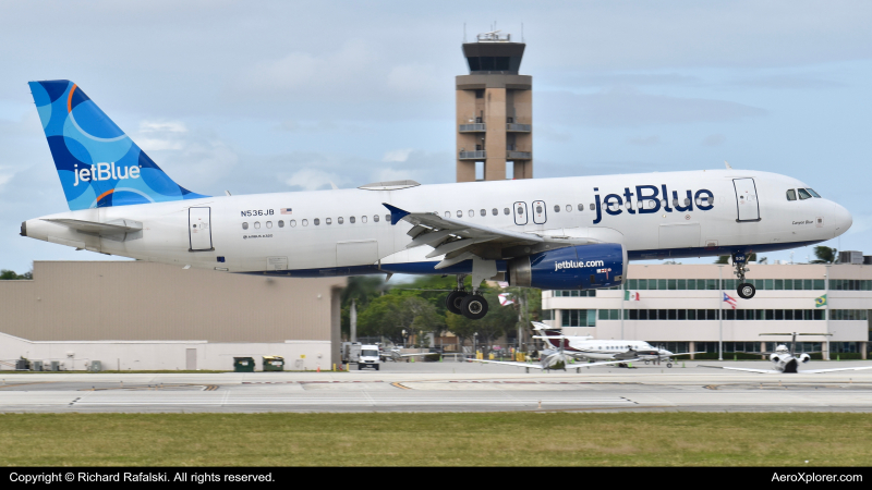 Photo of N536JB - JetBlue Airways Airbus A320 at PHX on AeroXplorer Aviation Database