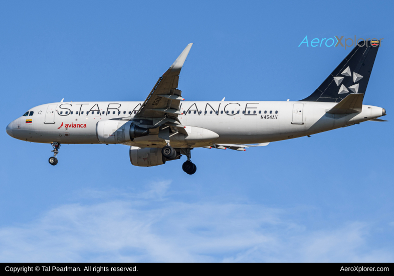 Photo of N454AV - Avianca Airbus A320 at IAD on AeroXplorer Aviation Database