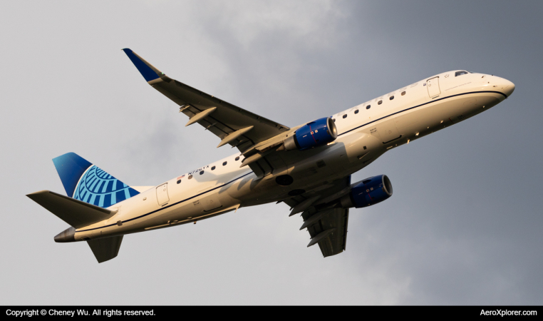 Photo of N726YX - United Express Embraer E175 at DTW on AeroXplorer Aviation Database