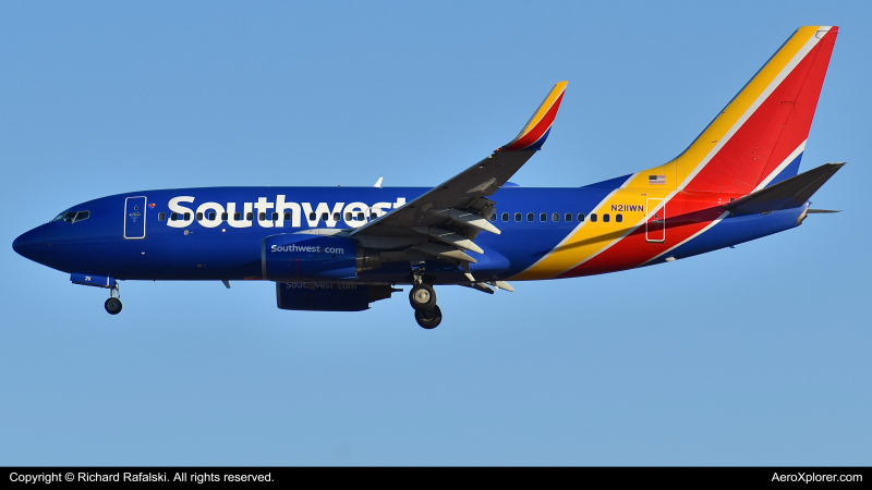 Photo of N211WN - Southwest Airlines Boeing 737-700 at PHX on AeroXplorer Aviation Database