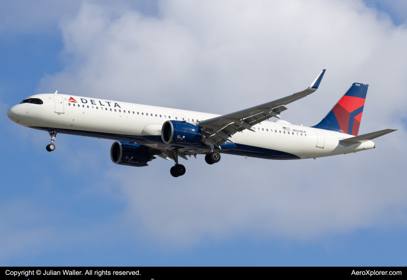 Photo of N501DA - Delta Airlines Airbus A321NEO at MCO on AeroXplorer Aviation Database