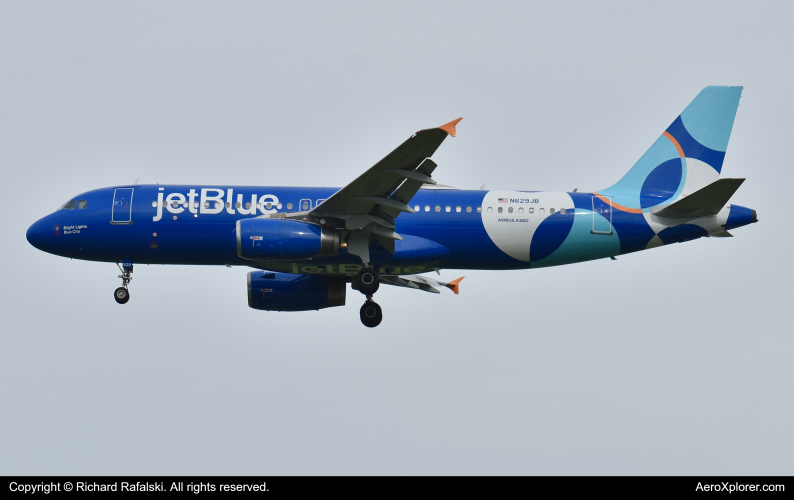 Photo of N629JB - JetBlue Airways Airbus A320 at MCO on AeroXplorer Aviation Database