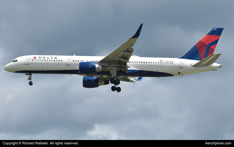 Photo of N667DN - Delta Airlines Boeing 757-200 at MCO on AeroXplorer Aviation Database