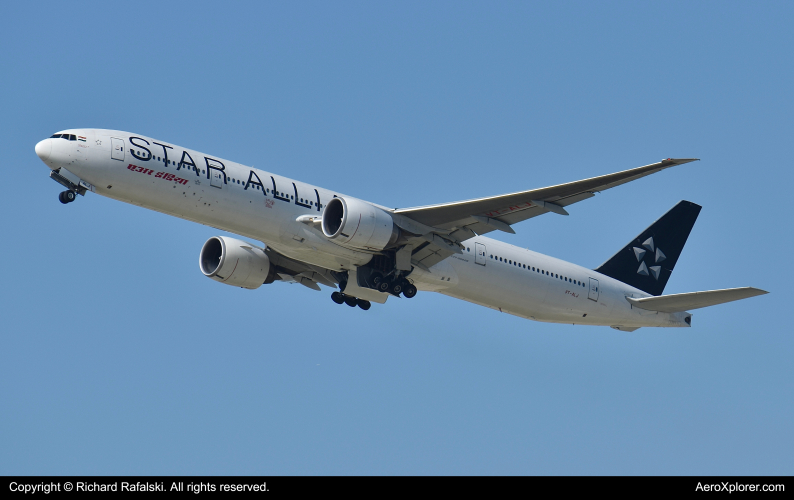 Photo of VT-ALJ - Air India Boeing 777-300ER at ORD on AeroXplorer Aviation Database