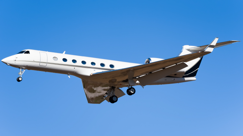 Photo of N1BN - PRIVATE Gulfstream G550 at SAV on AeroXplorer Aviation Database