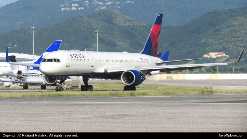 Photo of N550NW - Delta Airlines Boeing 757-200 at SXM on AeroXplorer Aviation Database