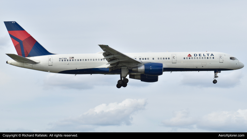 Photo of N673DL - Delta Airlines Boeing 757-200 at MIA on AeroXplorer Aviation Database