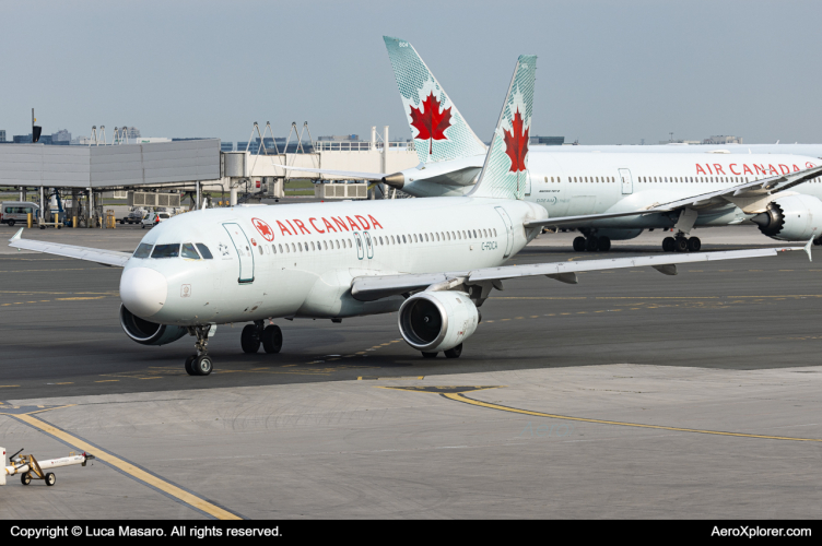 Photo of C-FDCA - Air Canada Airbus A320 at YYZ on AeroXplorer Aviation Database