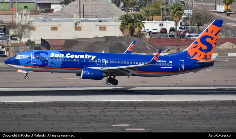 Photo of N809SY - Sun Country Airlines Boeing 737-800 at PHX on AeroXplorer Aviation Database