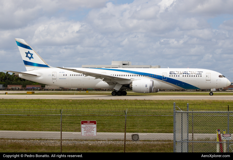 Photo of 4X-EDJ - El Al Boeing 787-9 at MIA on AeroXplorer Aviation Database