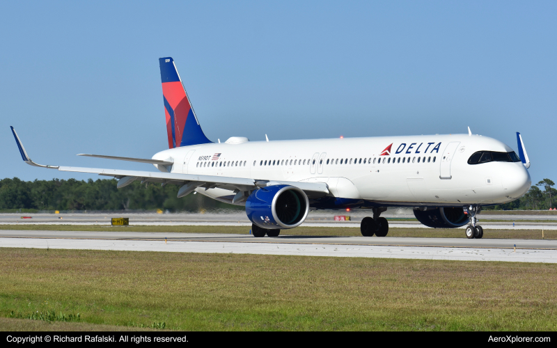 Photo of N519DT - Delta Airlines Airbus A321NEO at MCO on AeroXplorer Aviation Database