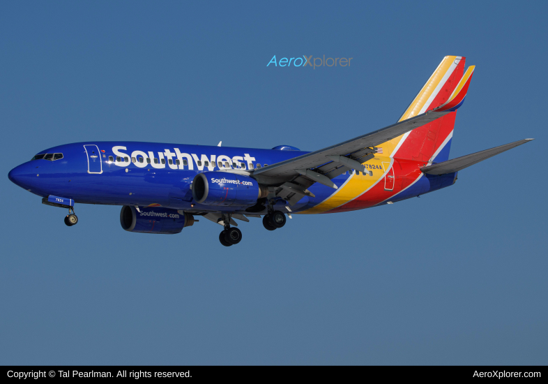 Photo of N7824A - Southwest Airlines Boeing 737-700 at BWI on AeroXplorer Aviation Database