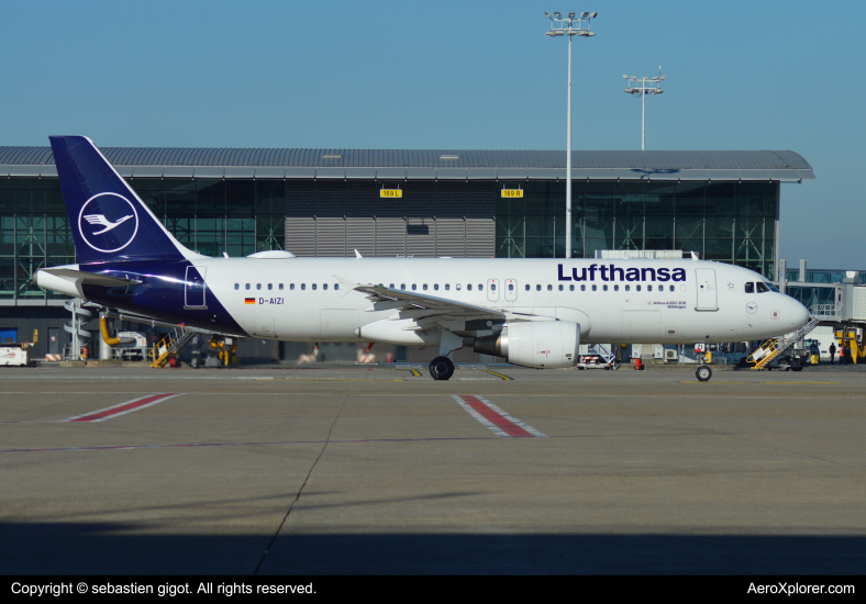 Photo of D-AIZI - Lufthansa Airbus A320 at BRU on AeroXplorer Aviation Database