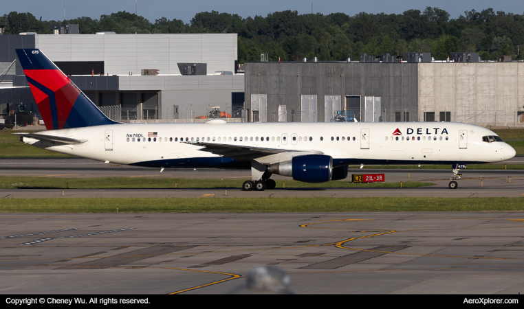 Photo of N678DL - Delta Airlines Boeing 757-200 at DTW on AeroXplorer Aviation Database