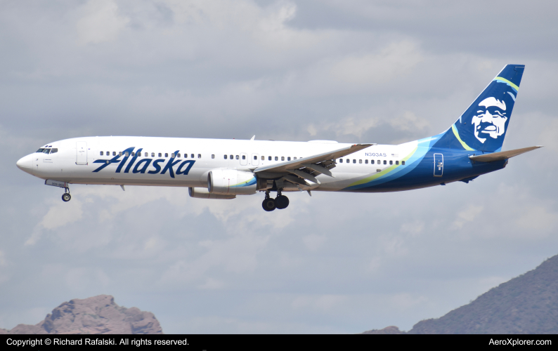 Photo of N303AS - Alaska Airlines Boeing 737-900 at PHX on AeroXplorer Aviation Database