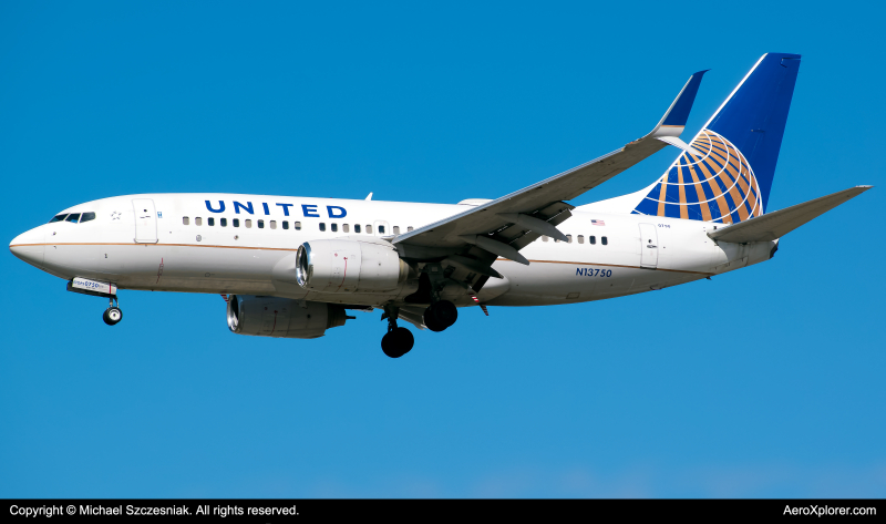Photo of N13750 - United Airlines Boeing 737-700 at ORD on AeroXplorer Aviation Database