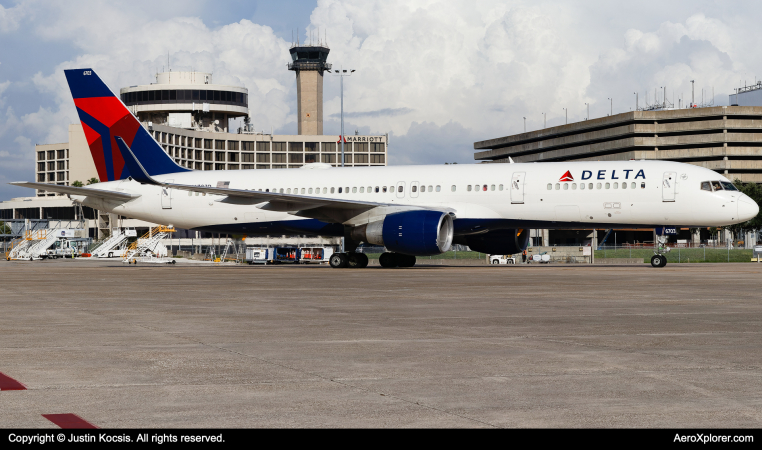 Photo of N6703D - Delta Airlines Boeing 757-200 at TPA on AeroXplorer Aviation Database