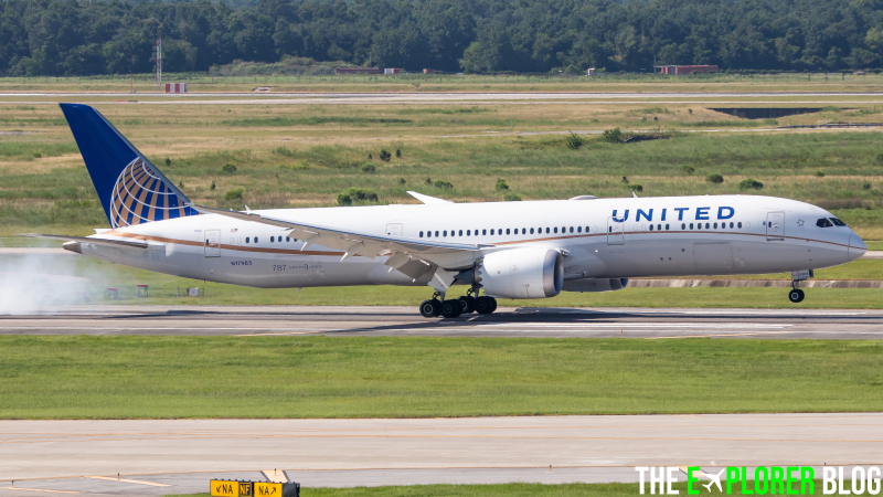 Photo of N17963 - United Airlines Boeing 787-9 at IAH on AeroXplorer Aviation Database