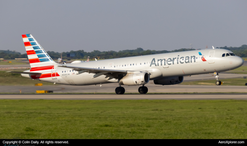 Photo of N586UW - American Airlines Airbus A321-200 at CLT on AeroXplorer Aviation Database