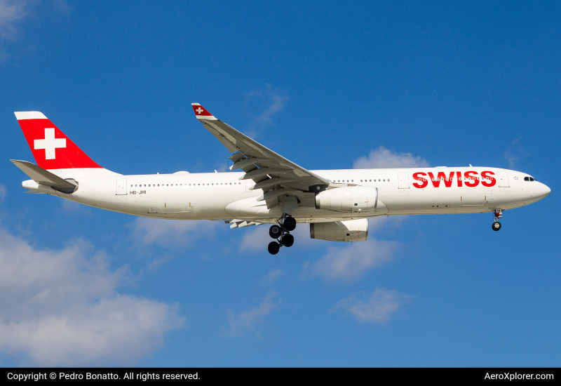 Photo of HB-JHI - Swiss International Air Lines Airbus A330-300 at MIA on AeroXplorer Aviation Database