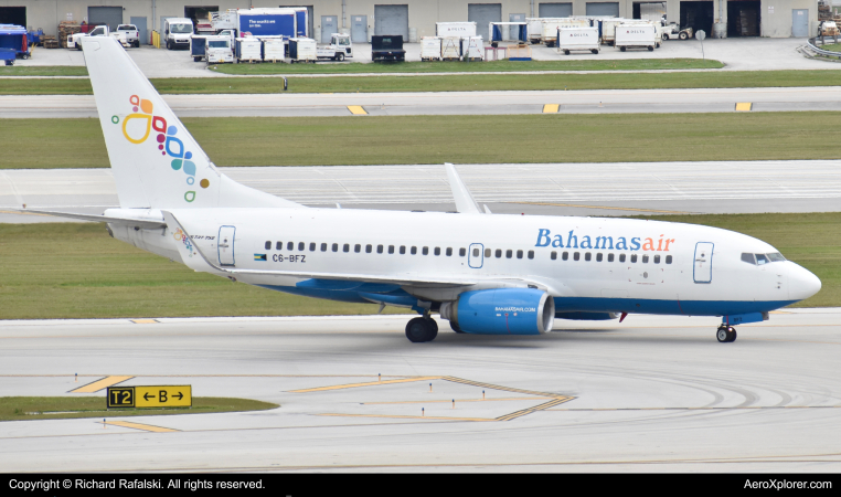 Photo of C6-BFZ - Bahamasair Boeing 737-700 at FLL on AeroXplorer Aviation Database